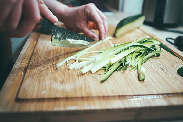 Couteau de cuisine en céramique : comment bien l'utiliser ?