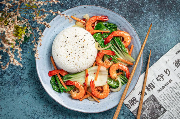 Sauté de crevettes et chou pak choy à la sichuanaise